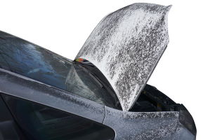 Rußablagerungen im oder am Fahrzeug können mit CFK Schadstoffe behaftet sein. Russablagerungen